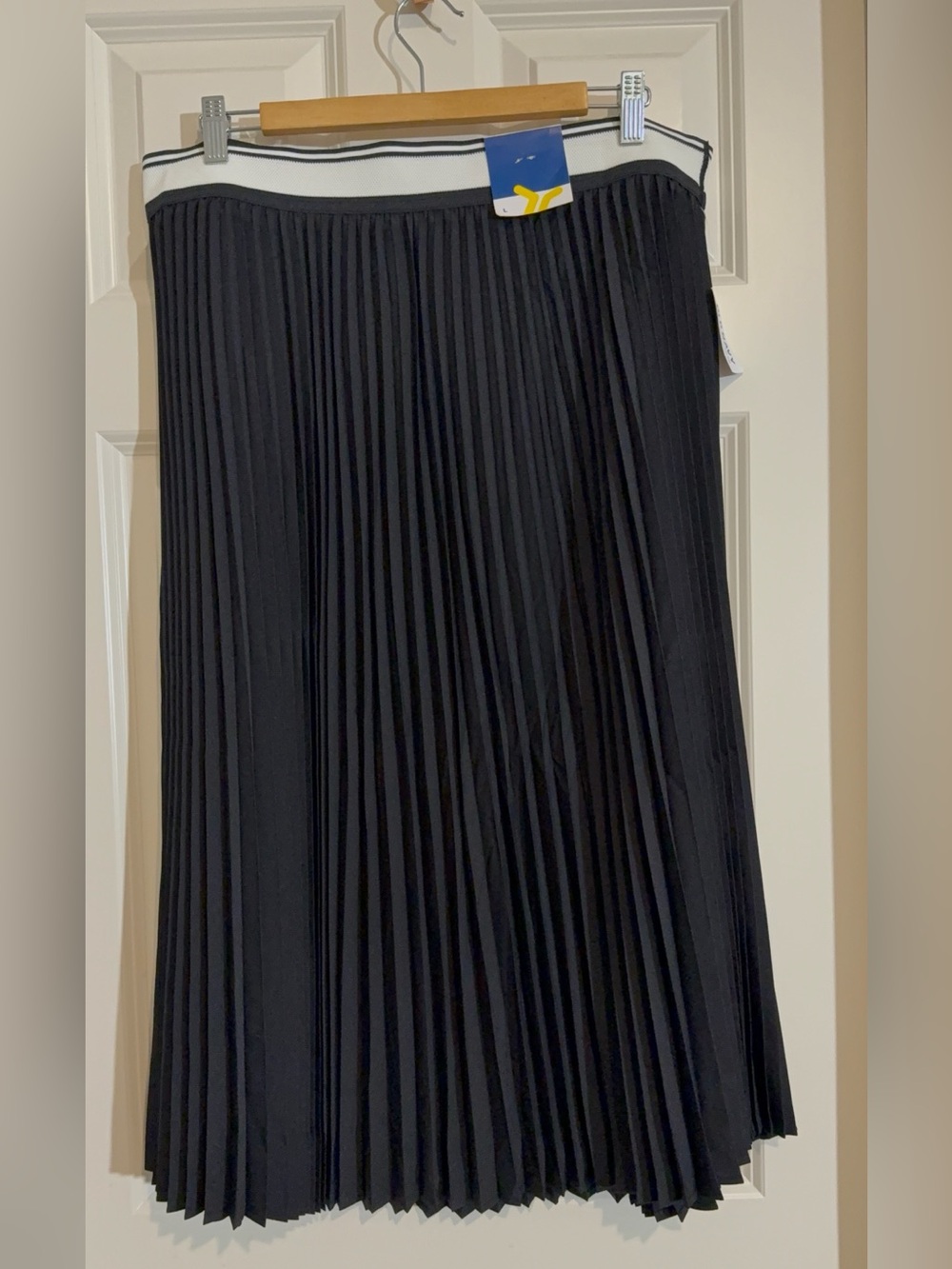 Old Navy Black Pleated Midi Skirt